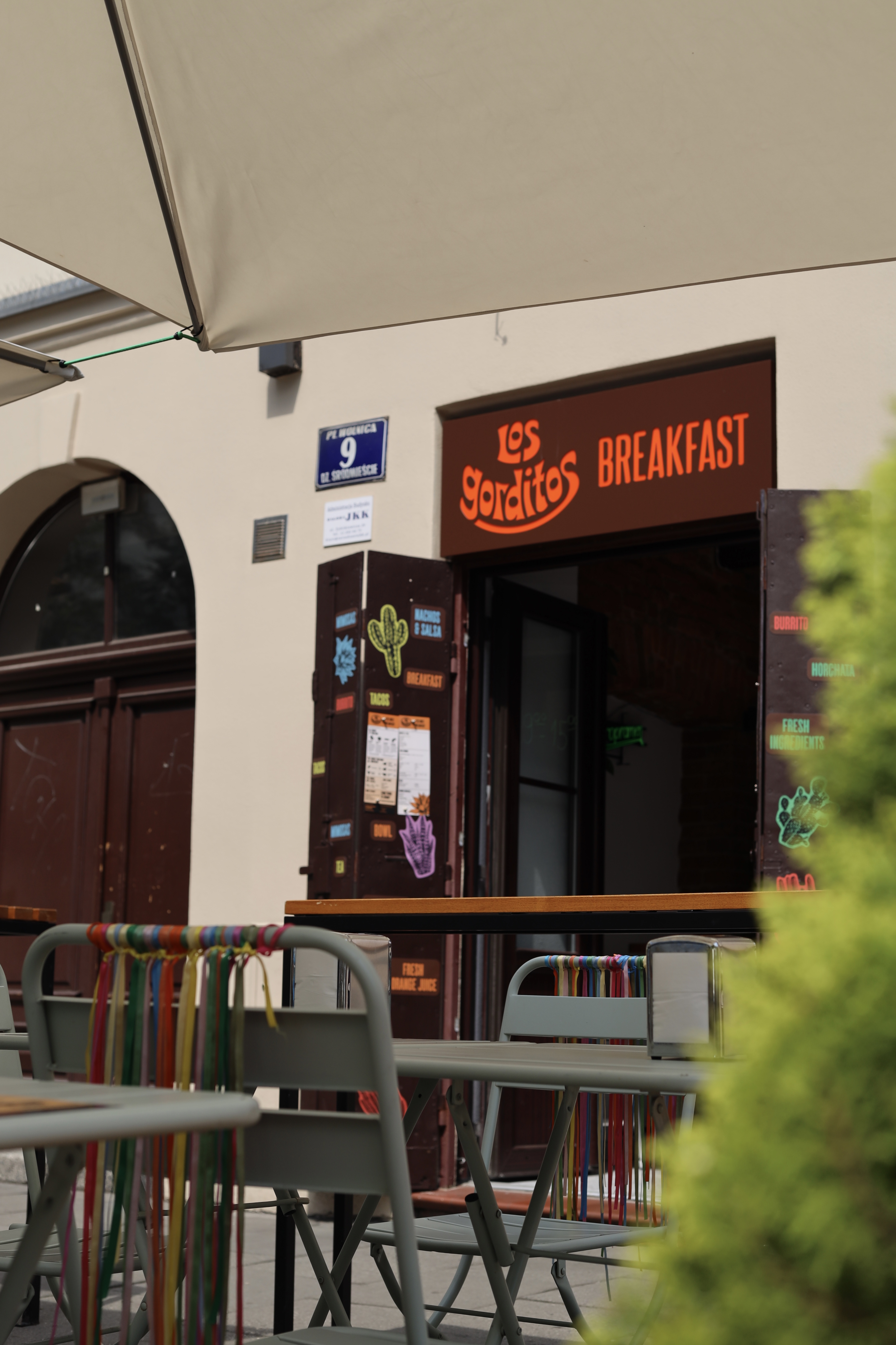 Entrance to Los Gorditos Breakfast at Plac Wolnica